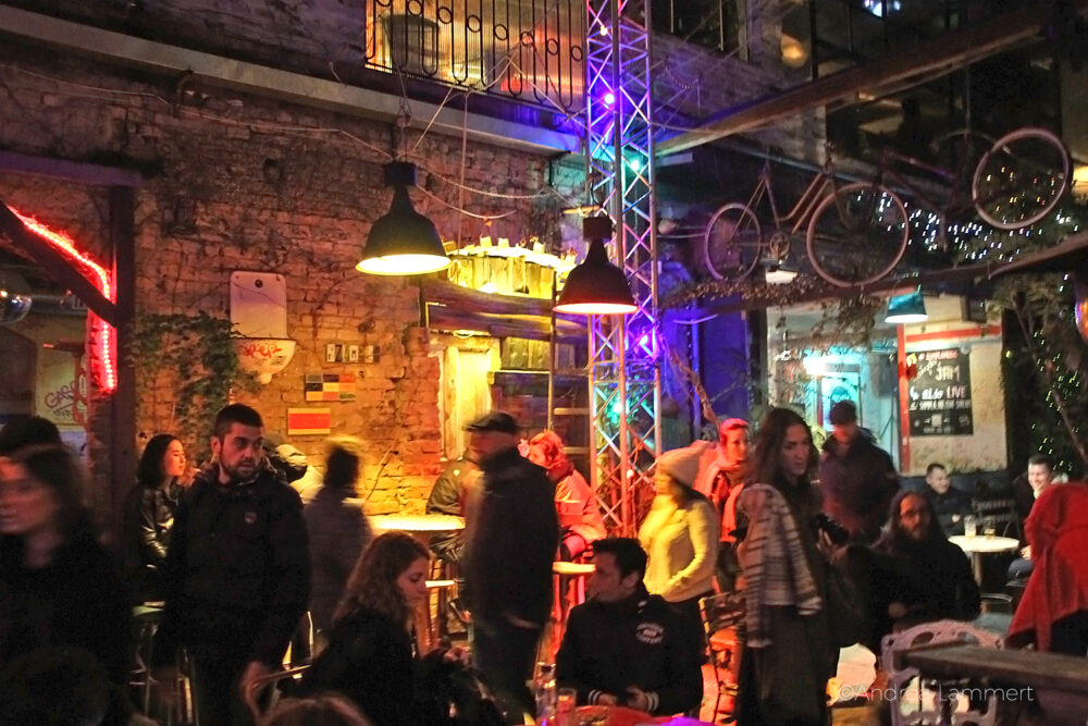 Budapests Nightlife, Nachtleben, Ruinpubs, Szimpla, Budapest Geheimtipps