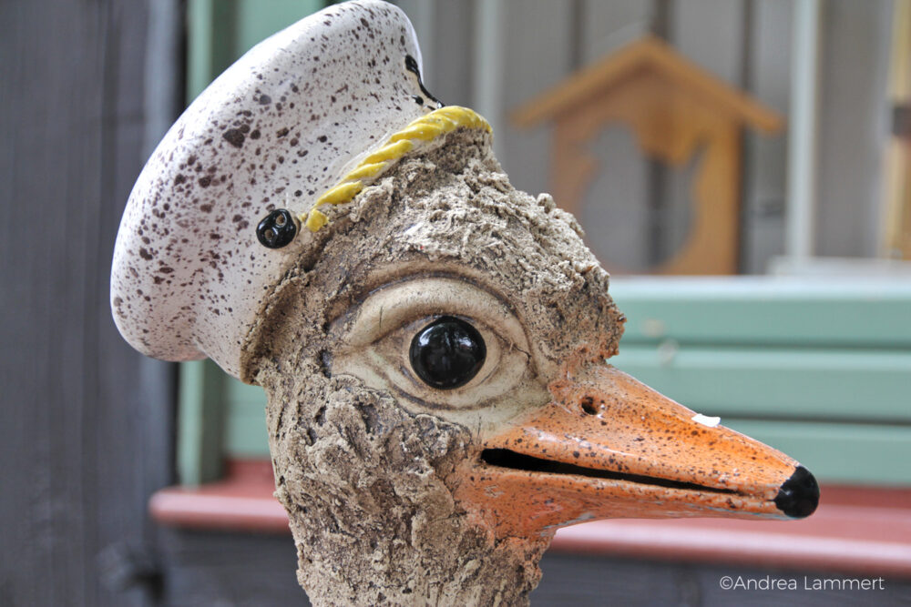 Dithmarschen: Altes Pastorat in Meldorf, Fachwerkhaus von der Stiftung Mensch genutzt als Werkstätten für Behinderte miz Weberei und Töpferei