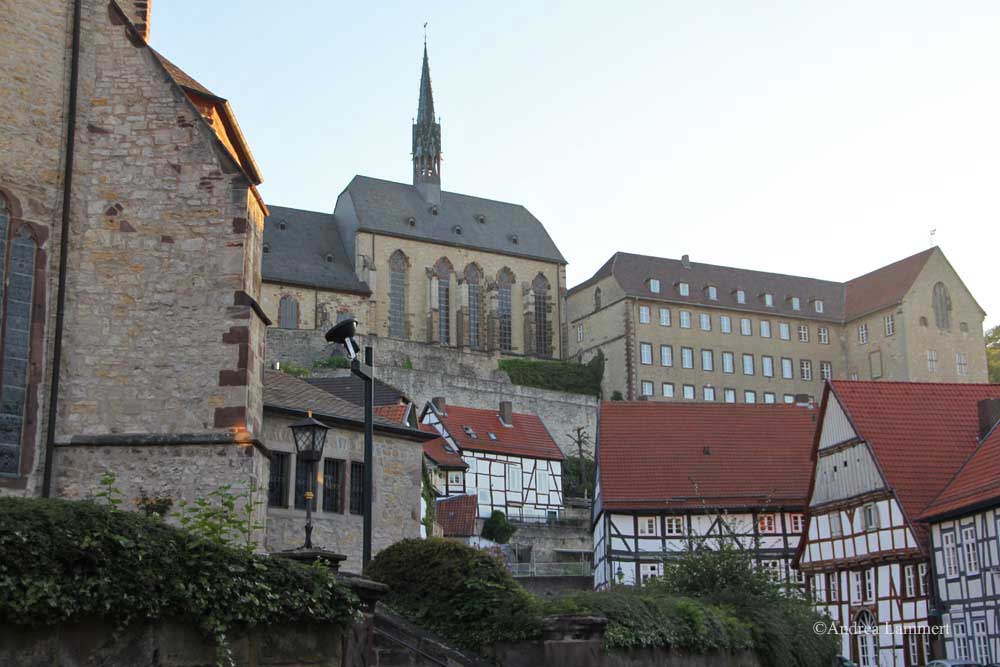 Im Dreiländereck zwischen Niedersachsen, Hessen und NRW liegt Warburg mit seinen 23 000 Einwohnern. Erstmals urkundlich erwähnt wurde der Ort 1010, Kennzeichen war die Burg auf dem Wartberg.