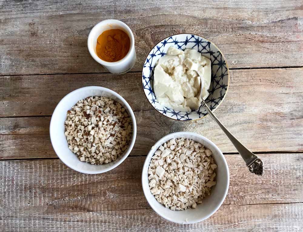 Rezept: Rührtofu, das vegane Rührei, schmeckt gut mit Löwenzahnblüten