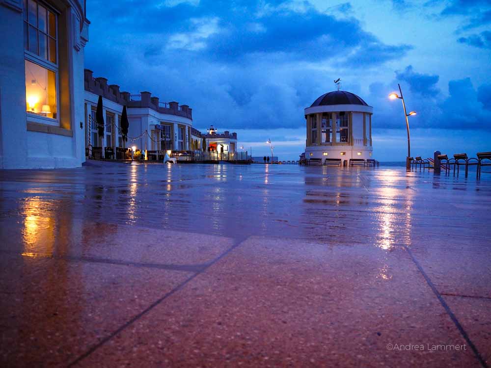 Strandpromenade mit Musikpavillon auf Borkum.