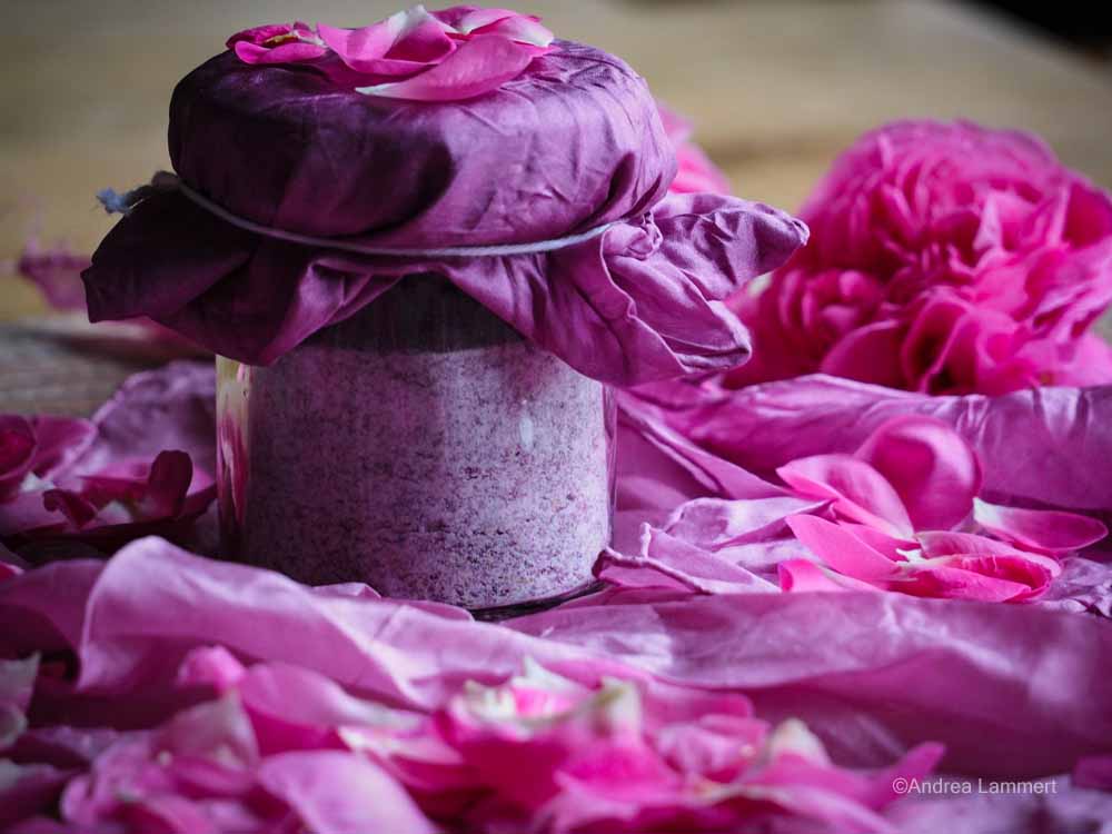 Zucker aus Rosenblüten selbst gemacht - das Rezept, einfach und schnell