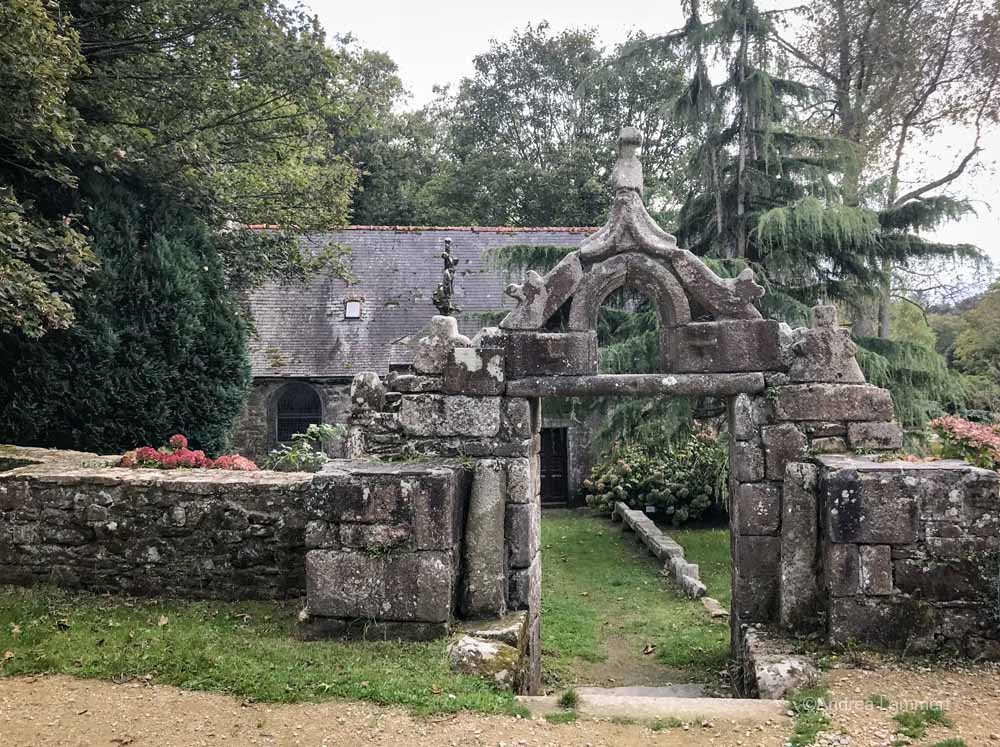 Bretagne, mystisch, tipps, Dolmen, quellen, kapellen, Chapelle du traon