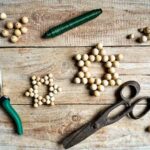 Weihnachtsstern aus Perlen basteln Weihnachtsstern aus Perlen basteln, DIY, Perlenstern Weihnachten, die Materialien