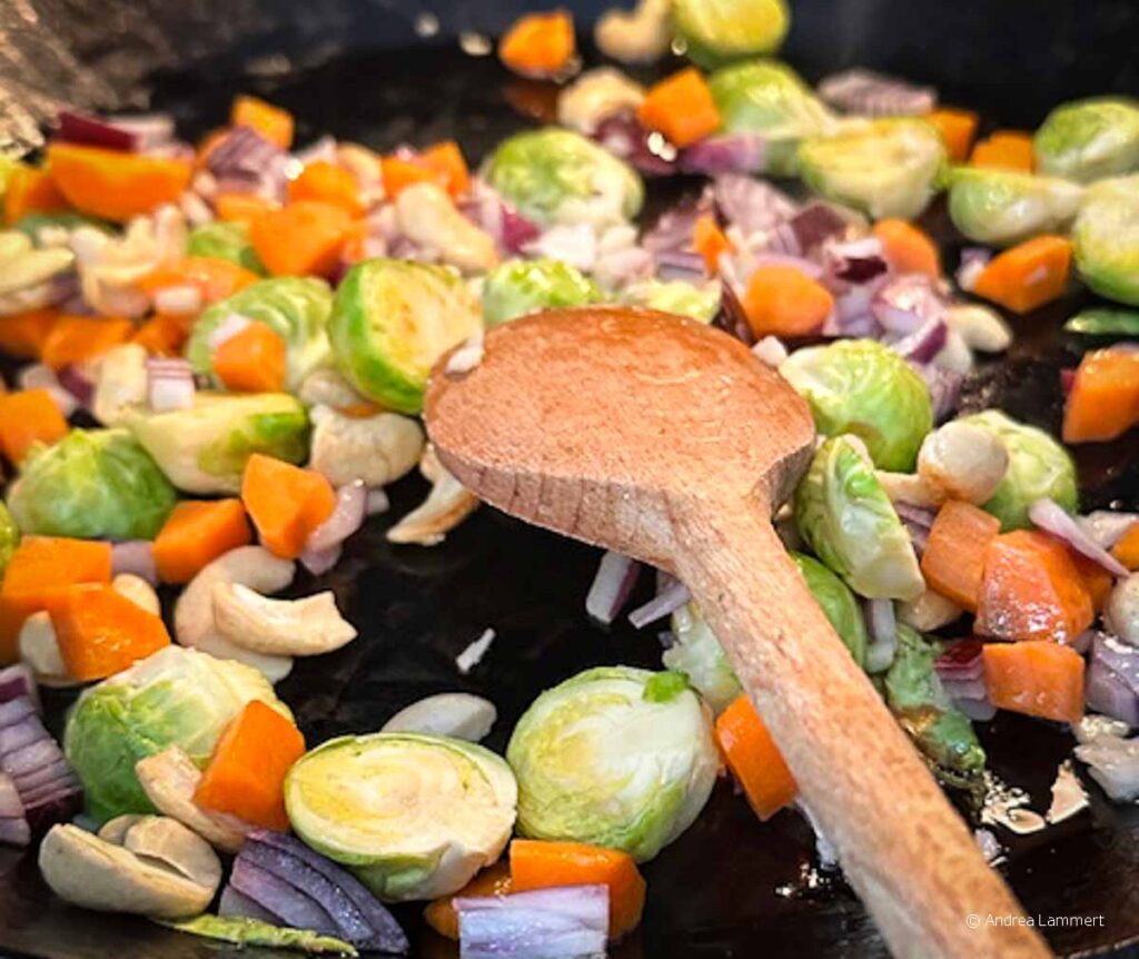 Rezept Rosenkohl mit Paprika und Tomatensoße